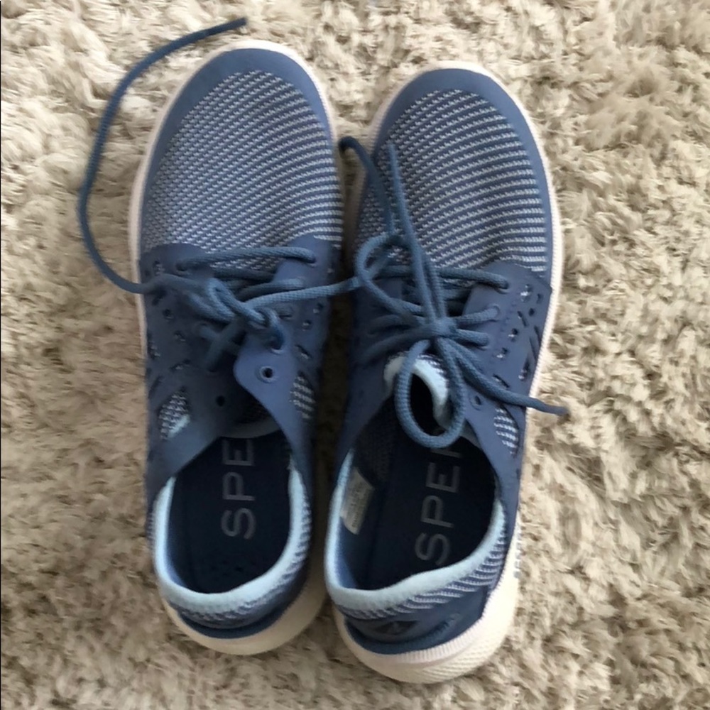 Blue sperrys